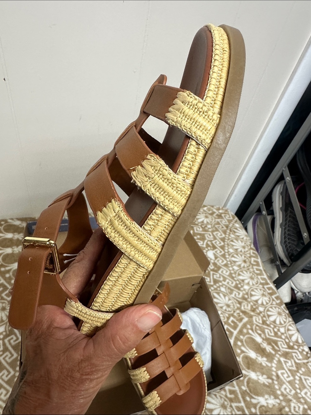 Universal Thread Maverick Tan Brown Gladiator Sandals with Gold Accent - Picture 5 of 9